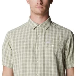 COLUMBIA Men's Lakeside Trail Short-Sleeve Shirt -WinterWanderlust Adventures 2079298 102 alt4