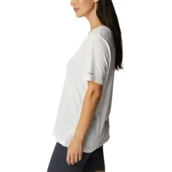 COLUMBIA Women's Bluebird Day Relaxed V-Neck Tee -WinterWanderlust Adventures 2085706 101 alt2